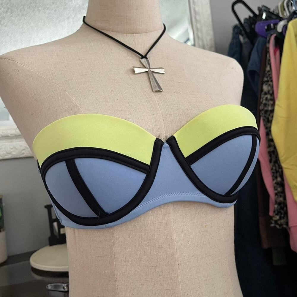 Trinag bikini top strapless